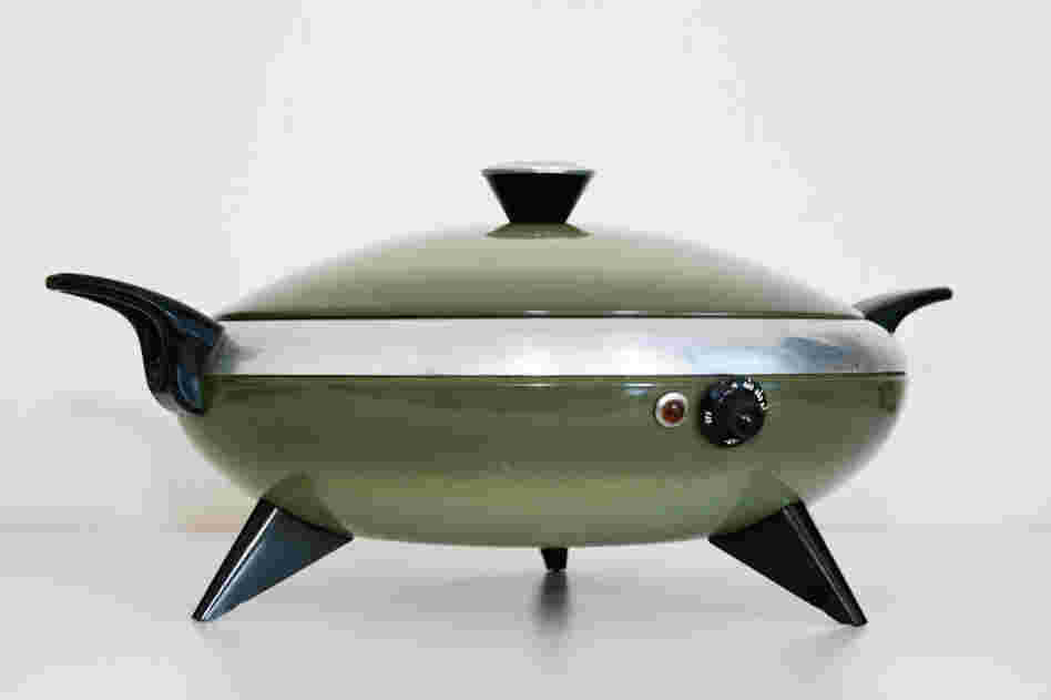 A Party Chef electric cooker by Cory from the 1960s
