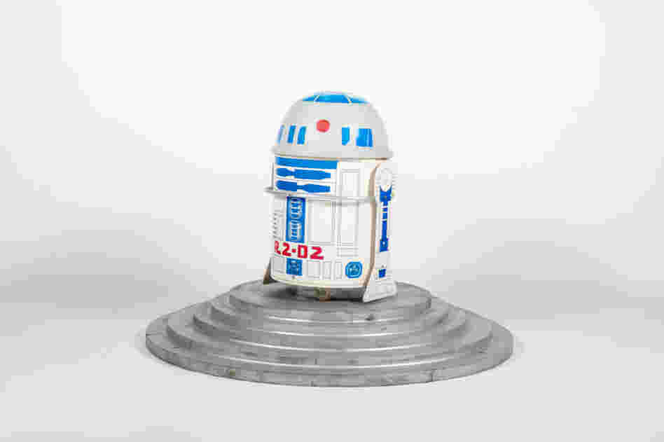 R2-D2 toy box and hamper made in 1983