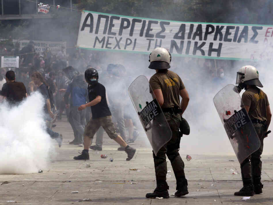This much debt is too much. (Athens, June 15) This much debt is too much. (Athens, June 15)