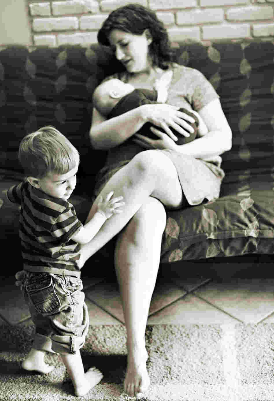 Melissa Gray, with her two sons, Thomas and baby Perry.