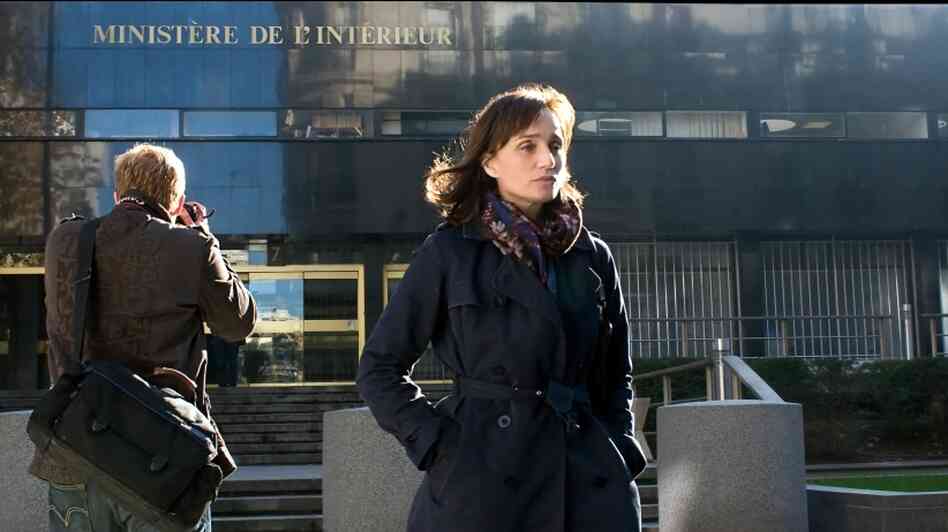 Unlocked Baggage: In Paris, American journalist Julia Jarmond (Kristin Scott Thomas) is writing an article about a historical atrocity as she and her husband move into one of the properties where it took place. The film's obvious script spells out the situational irony a bit too cleanly. Unlocked Baggage: In Paris, American journalist Julia Jarmond (Kristin Scott Thomas) is writing an article about a historical atrocity as she and her husband move into one of the properties where it took place. The film's obvious script spells out the situational irony a bit too cleanly.