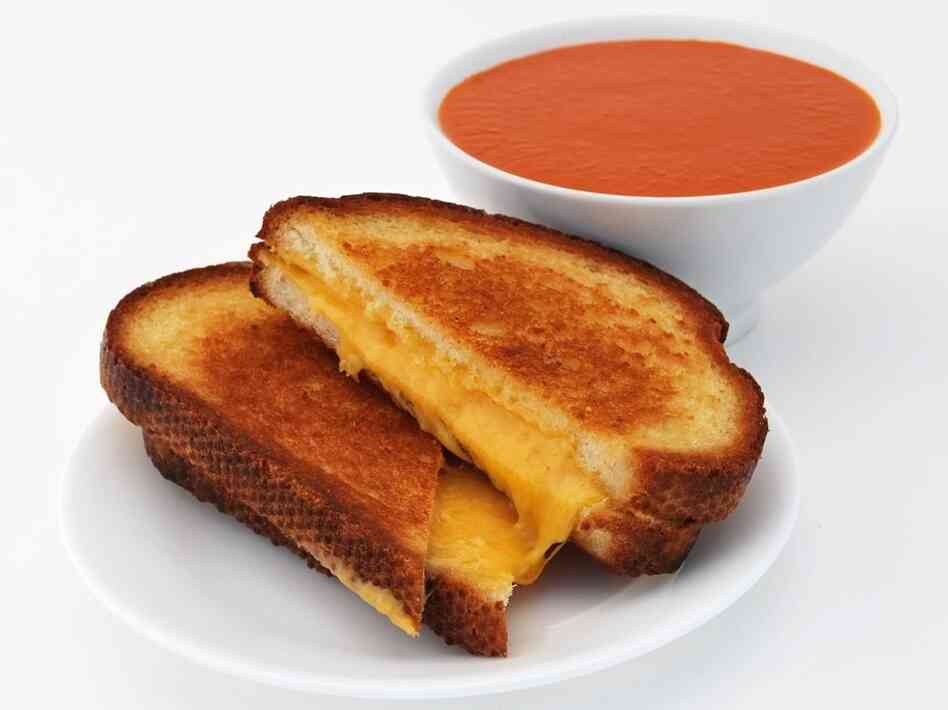 The Melt, a new restaurant chain, will serve grilled cheese and soup starting in August.