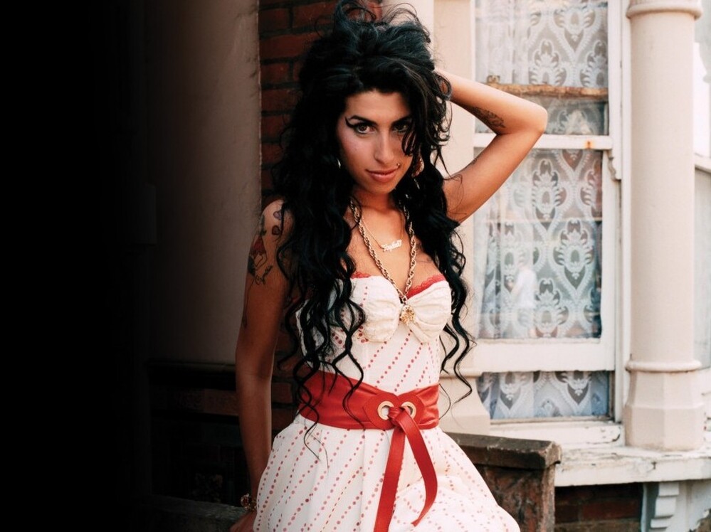 Amy Winehouse.