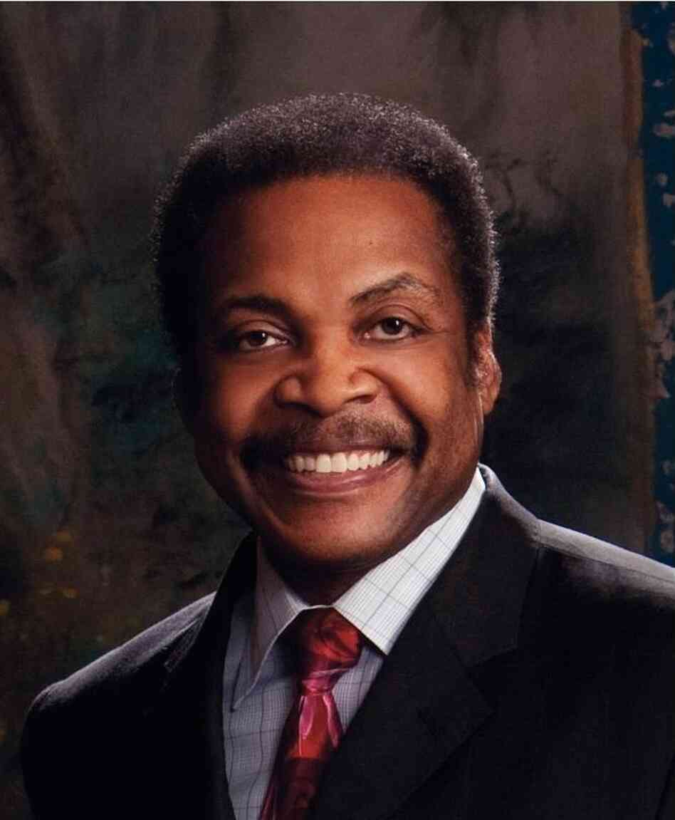 Ellis Cose is a former columnist and contributing editor (1993 through 2010) for Newsweek magazine and former chairman of the editorial board and editorial page editor of the New York Daily News.