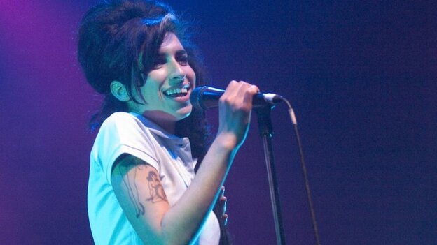Amy Winehouse onstage in London in 2007.