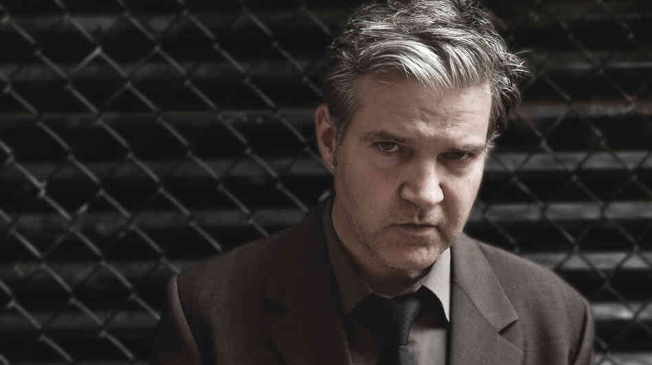 Singer-songwriter Lloyd Cole performs on today's World Cafe. Singer-songwriter Lloyd Cole performs on today's World Cafe.
