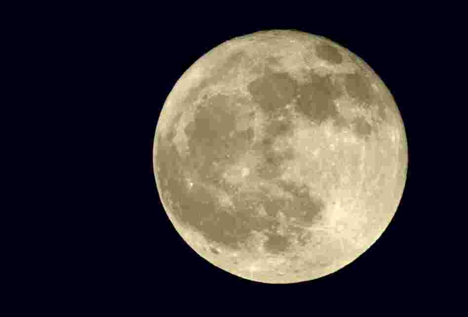 Will a full moon induce your labor? Our experts think it's just a coincidence.