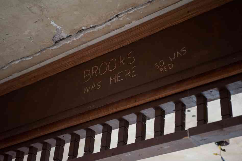 The filmmakers used the Ohio State Reformatory even for Shawshank scenes that weren't set at the prison. The boarding house scene where Morgan Freeman chooses to "get busy living" was actually filmed in a room in the warden's quarters.