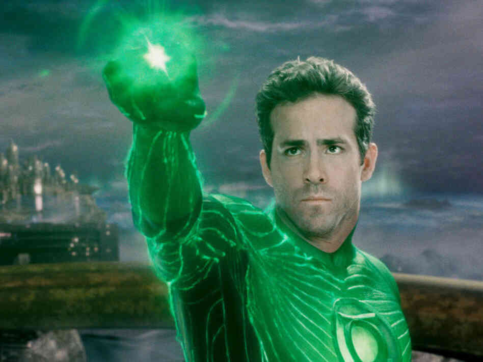 Ryan Reynolds plays Hal Jordon in this year's Green Lantern.