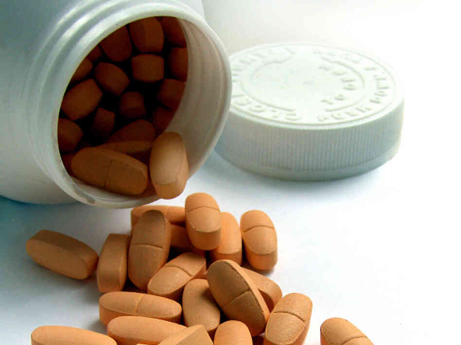 Woman who took  a daily soy pill had no less bone loss after two years than others who  took a sugar pill, a study found.