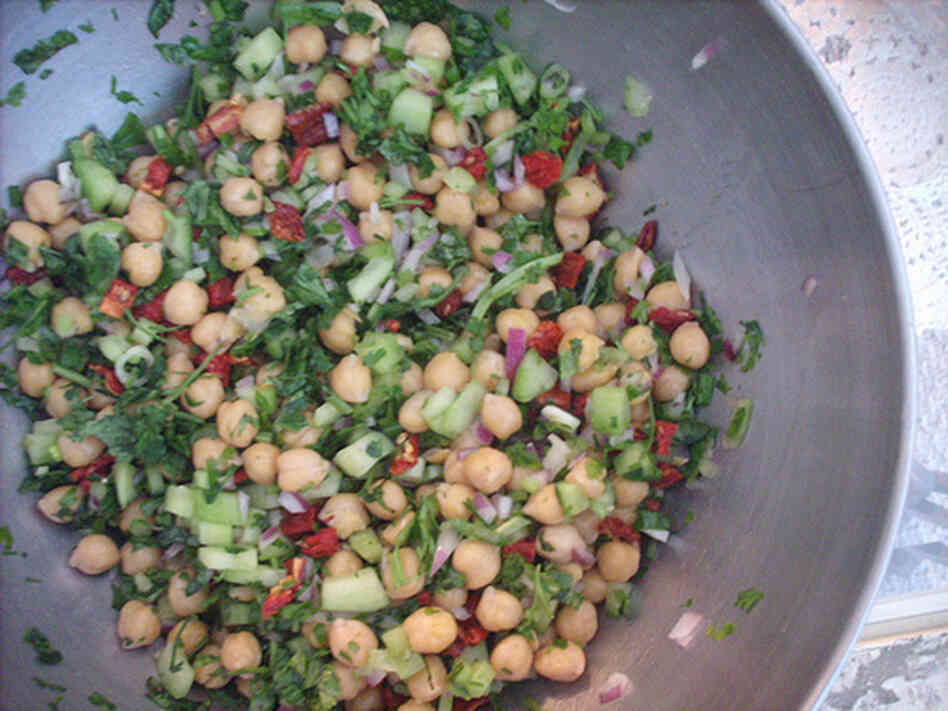Chickpea & Sun-Dried Tomato Salad