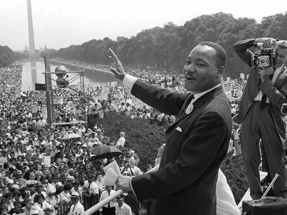 Ghaemi says both Martin Luther King Jr. and Mohandas Gandhi attempted suicide as children.