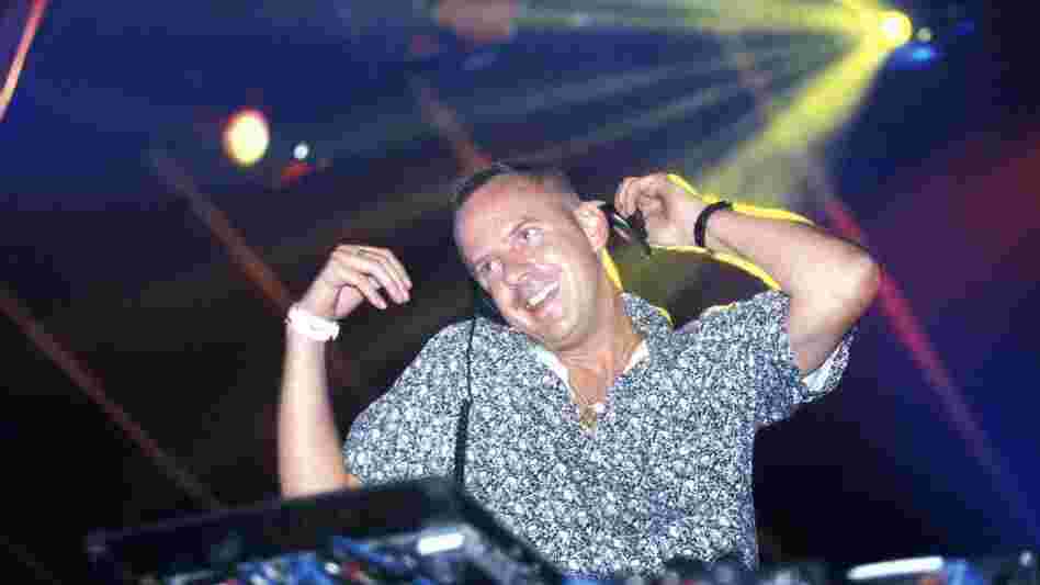 Fatboy Slim in the booth, circa 2000.