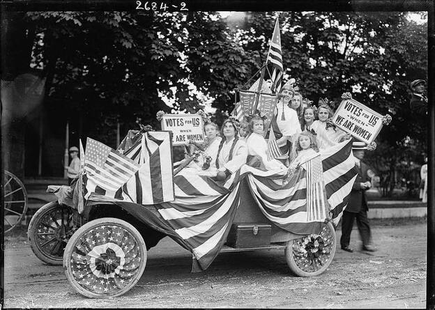 Suffragists in a parade, circa 1910-1915