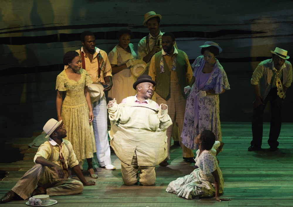 David Alan Grier plays the drug dealer Sportin' Life in Porgy and Bess.