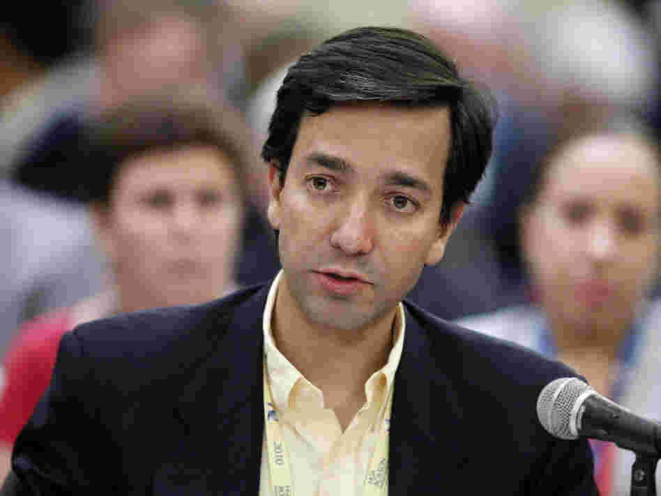 Gov. Luis Fortuno speaks at the annual meeting of the National Governors Association in July about the pipeline he wants to build in Puerto Rico. Gov. Luis Fortuno speaks at the annual meeting of the National Governors Association in July about the pipeline he wants to build in Puerto Rico.
