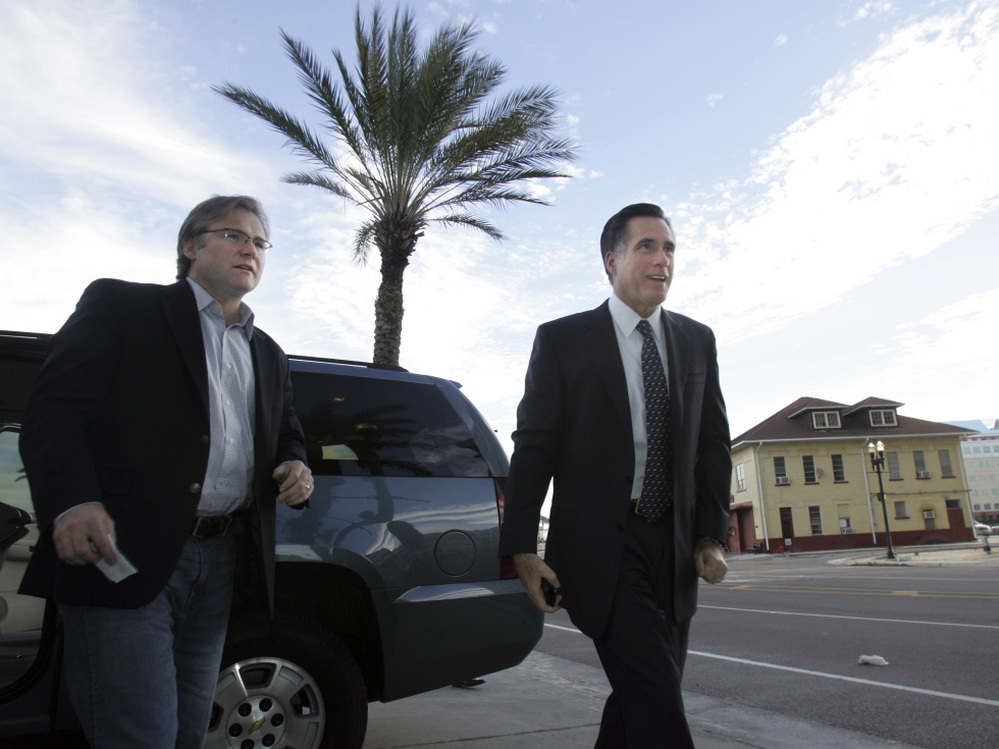 Republican adviser Eric Fehrnstrom in January 2008 with Mitt Romney in Jacksonville, FL.