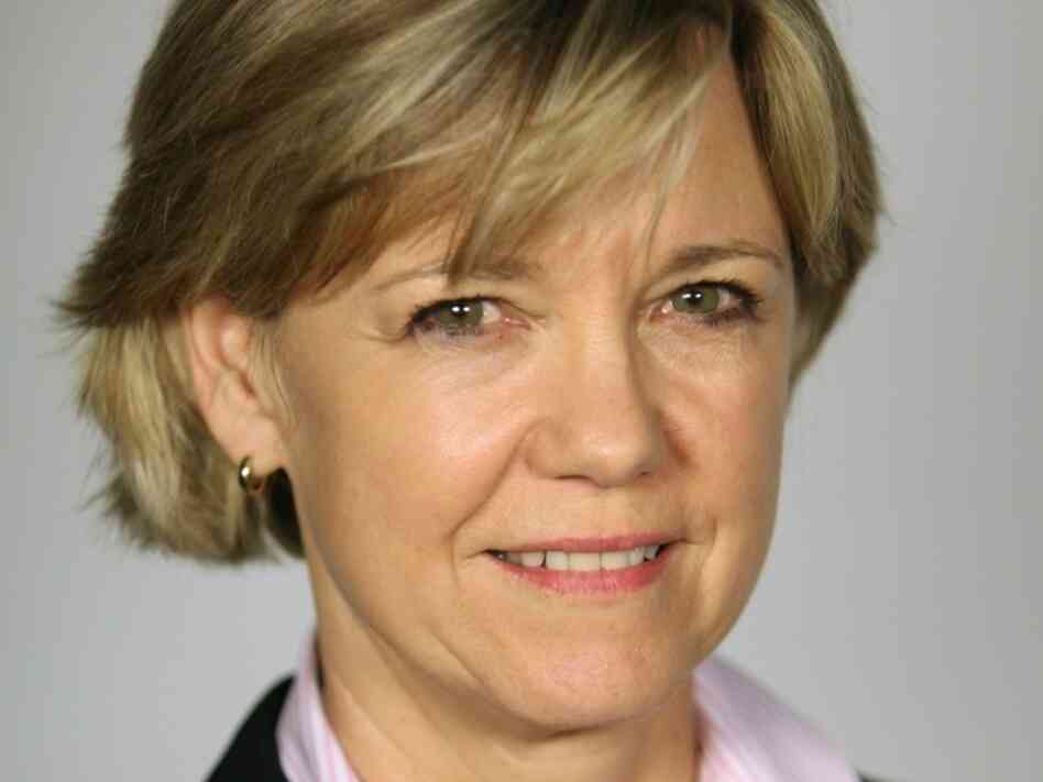 Dana Priest received the 2008 Pulitzer Prize for her coverage of the Water Reed Army Medical Center and the 2006 Pulitzer Prize for her work on CIA secret prisons.