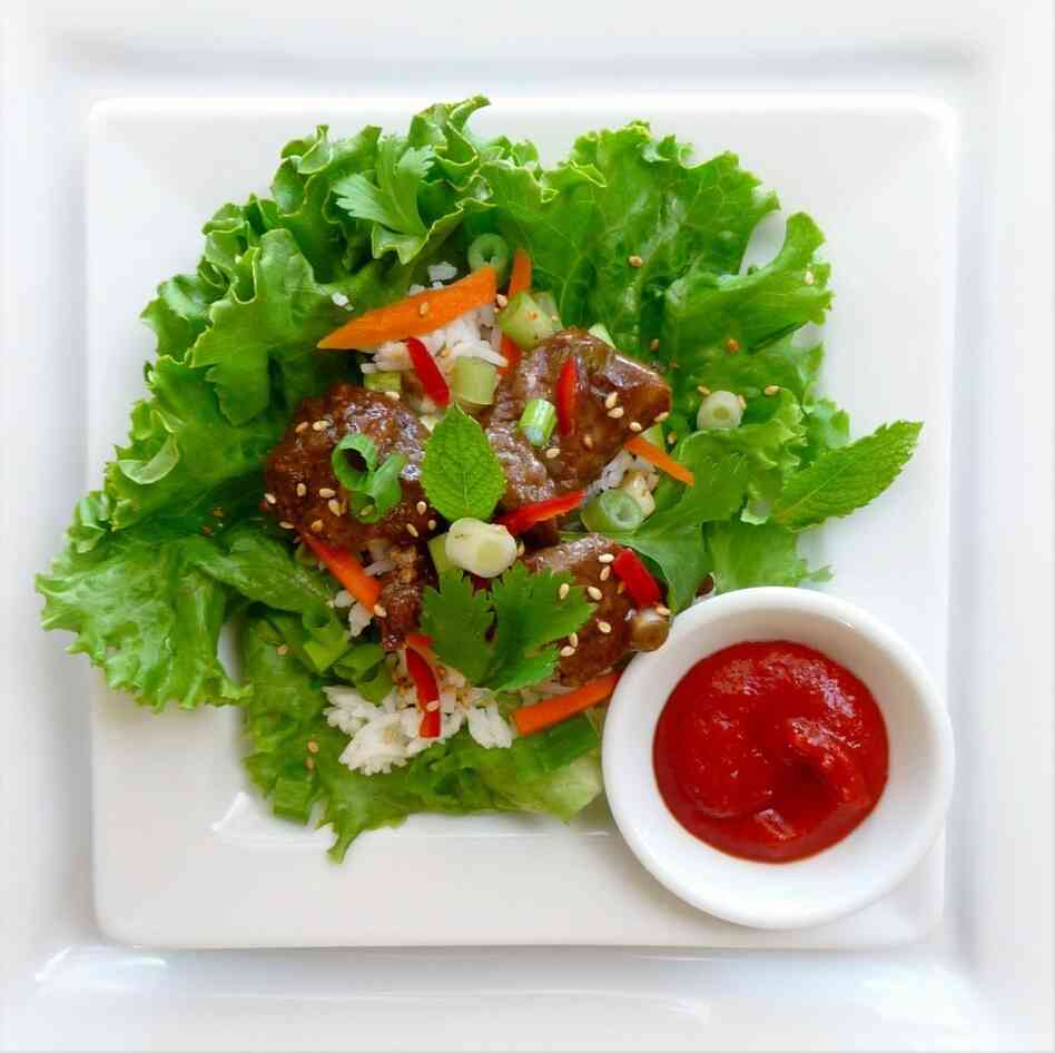 Beer-And-Sriracha-Marinated Beef Lettuce Cups