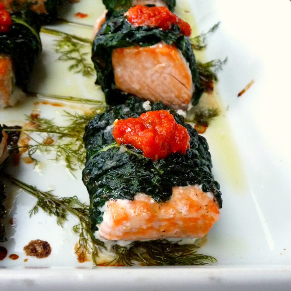 Sriricha-Baked Salmon And Kale Wraps With Roasted Red Pepper Sauce