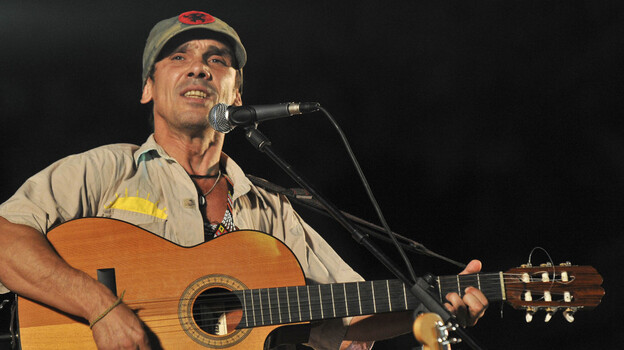 Manu Chao onstage in Cuba in 2009.