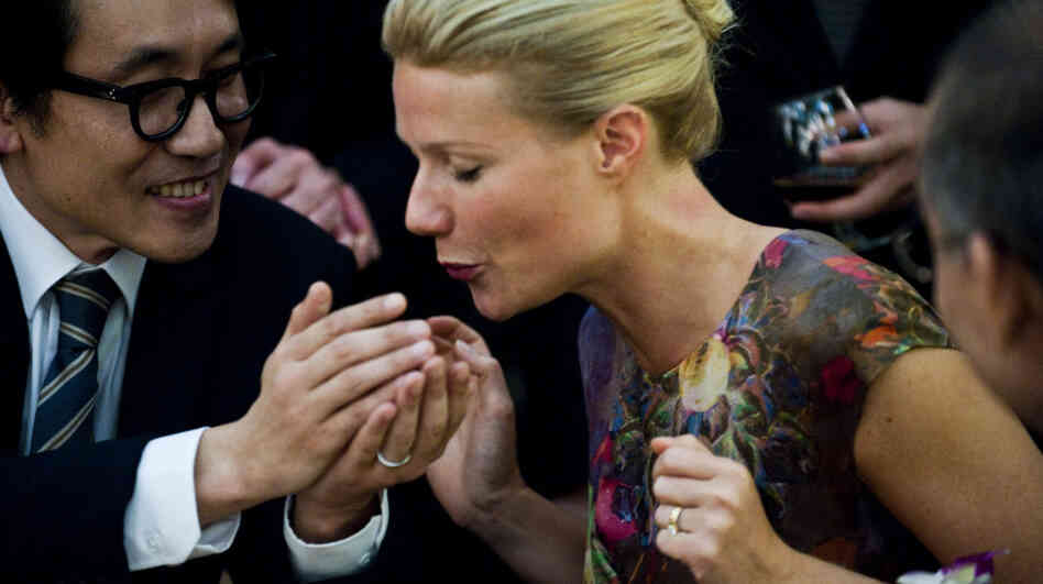 First Contact? On a business trip to Hong Kong, Beth Emhoff (Gwyneth Paltrow) picks up more than just a few souvenirs. First Contact? On a business trip to Hong Kong, Beth Emhoff (Gwyneth Paltrow) picks up more than just a few souvenirs.