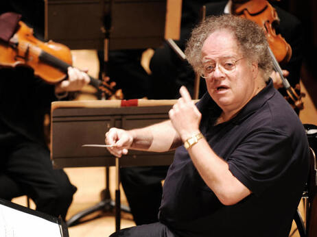 Conductor James Levine rehearses the Boston Symphony Orchestra in 2007. Conductor James Levine rehearses the Boston Symphony Orchestra in 2007.