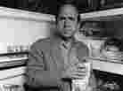 Calvin Trillin, photographed at home in New York City in 1978. Calvin Trillin, photographed at home in New York City in 1978.