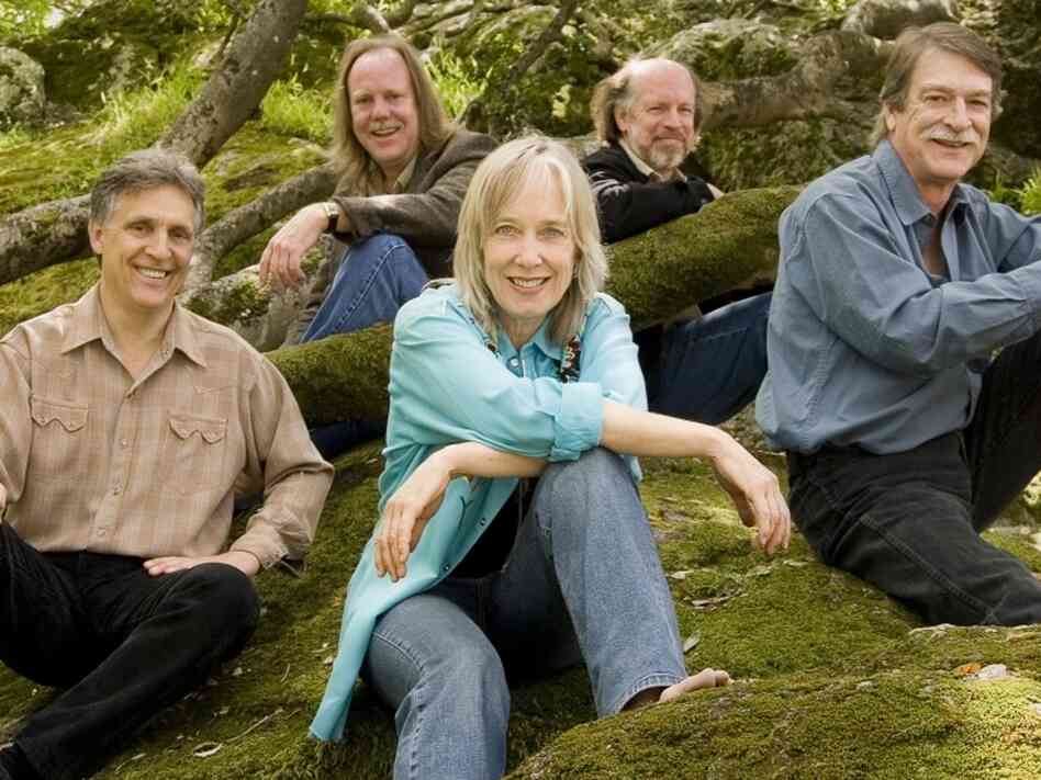 Laurie Lewis and her band