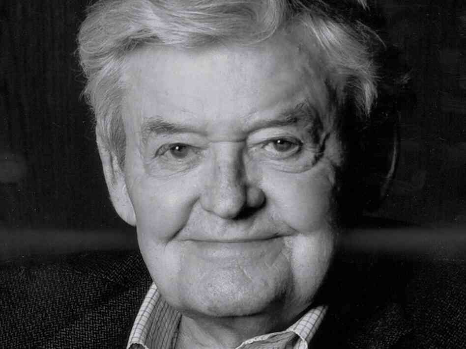 While actor Hal Holbrook is best known for his portrayal of Mark Twain, he has starred in scores of films and television programs.