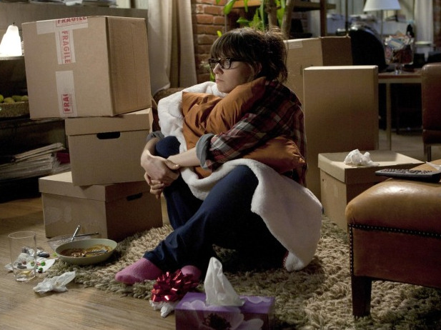 Jess (Zooey Deschanel) helplessly ponders her life ... as usual.