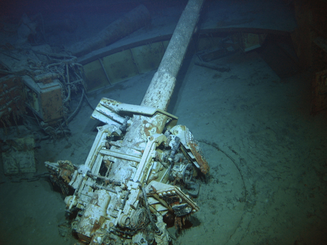 A 5.9-inch deck gun from the German raider HSK Kormoran, seen on April 7, 2008, off the coast of western Australia.