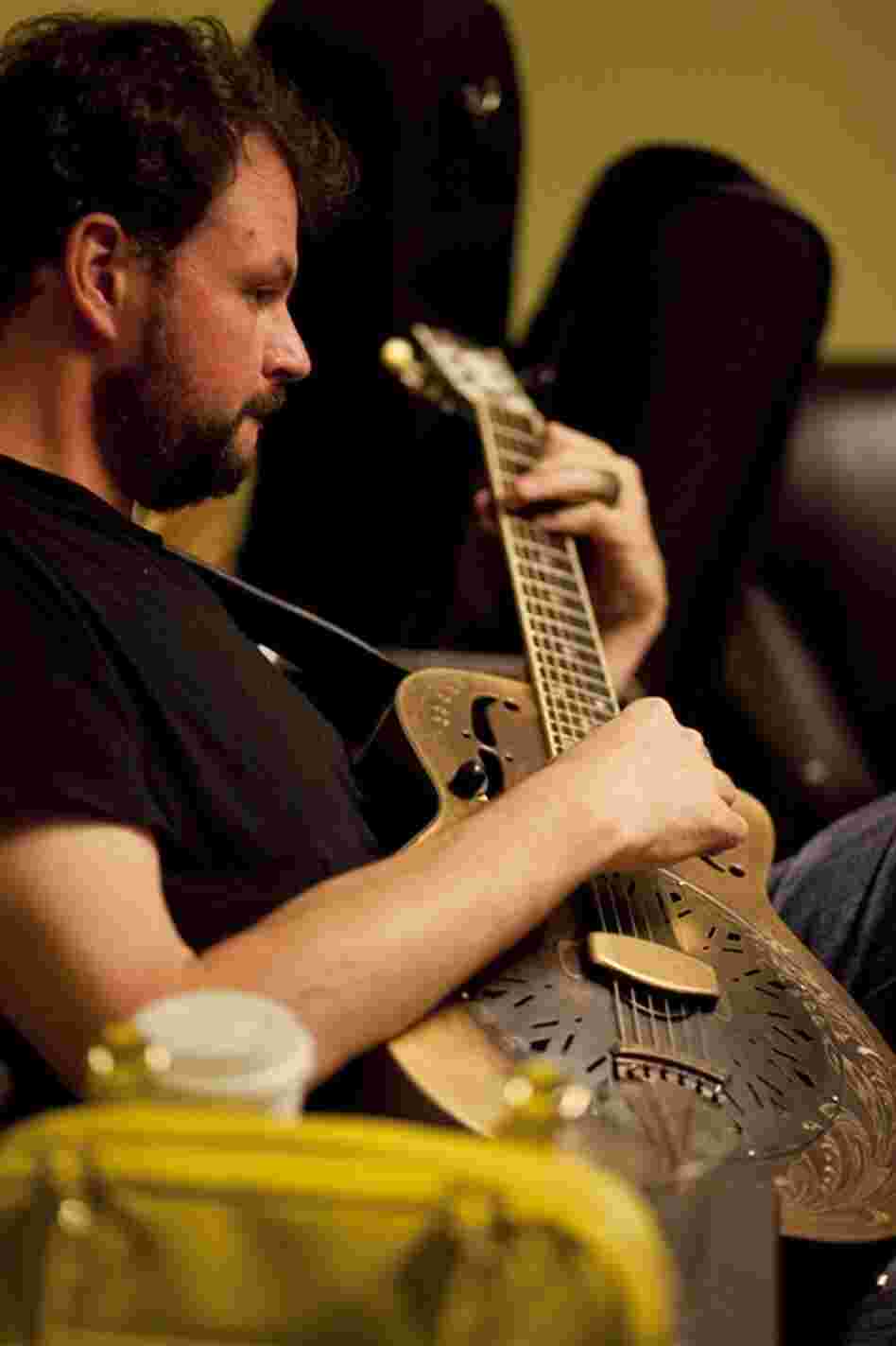 Doug Wamble, backstage.