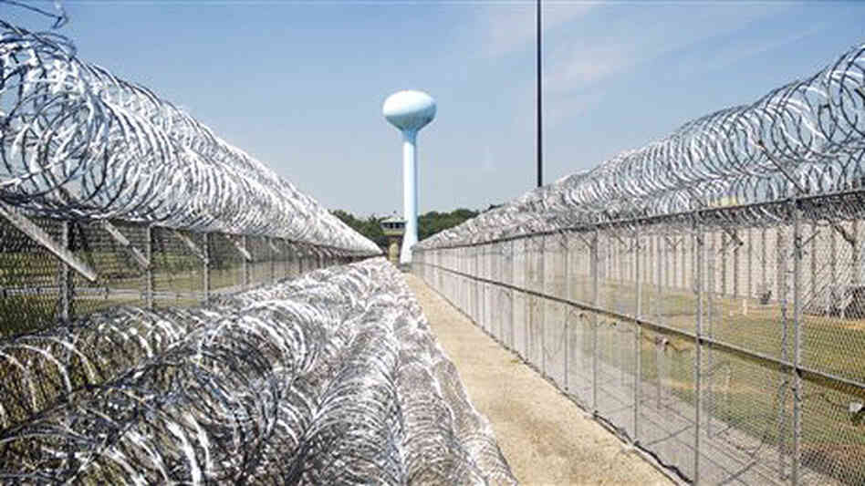 Marion Prison in Illinois, where one of the CMUs is located. Marion Prison in Illinois, where one of the CMUs is located.