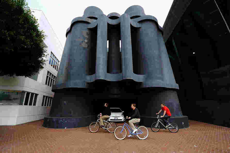 Los Angeles' Binoculars Building is named after the sculpture by Oldenburg and his wife, Coosje van Bruggen, that stands beside it. 