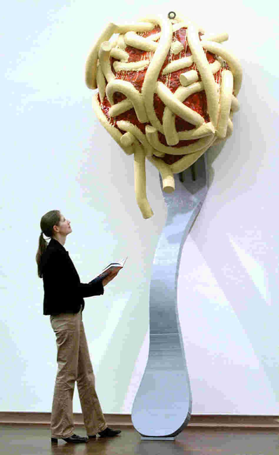 Oldenburg's Leaning Fork with Meatball and Spaghetti II, 1994 was part of the 2004 exhibition "Das Grosse Fressen," or "Food Galore," in Bielefeld, Germany. 