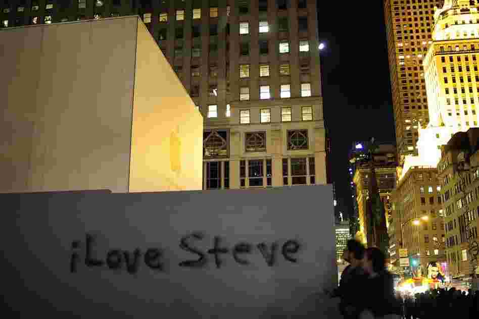 Graffiti pays homage to Jobs outside Apple's flagship store in New York City. 