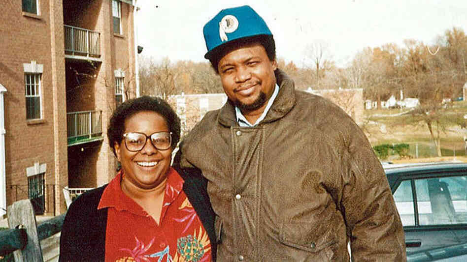 Mary and Thomas Morris got married after dating less than 90 days. He died after coming in contact with a letter laced with anthrax bacteria. 