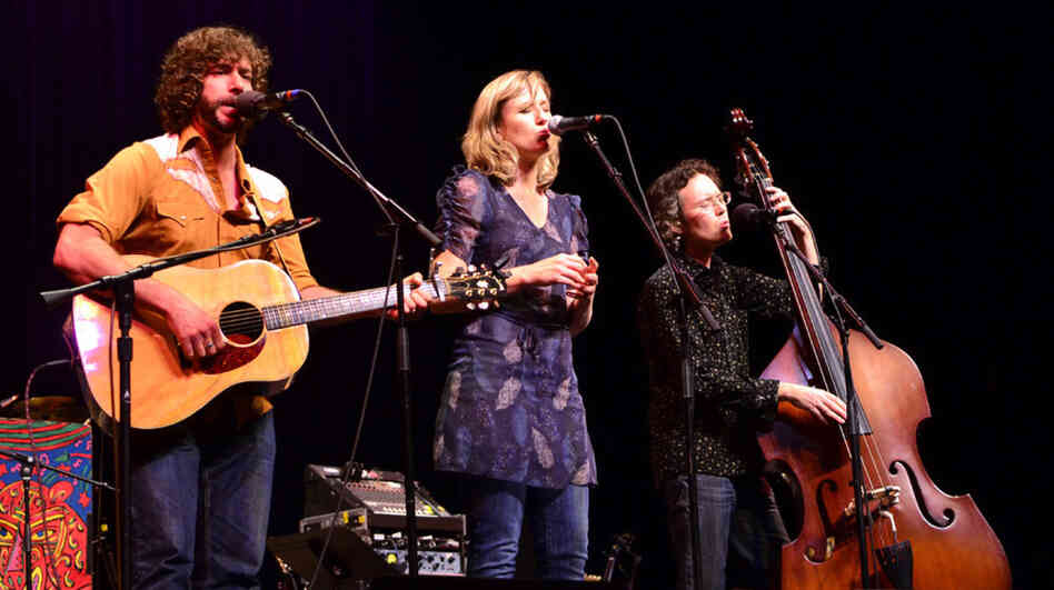 Members of Ollabelle perform songs from their recent album, Neon Blue Bird.
