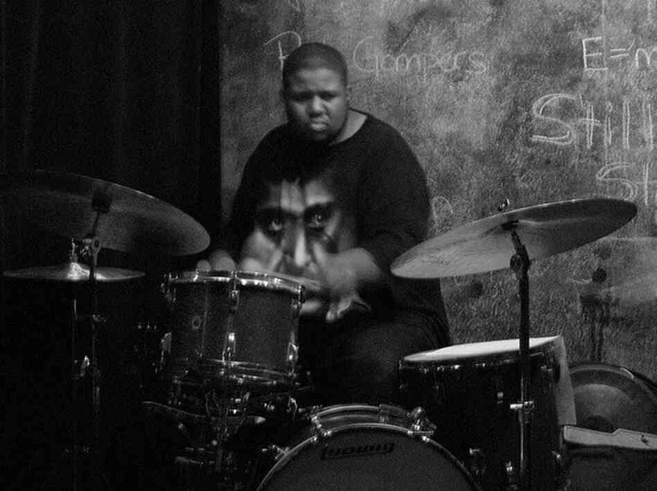Under Oblique — I's zigzag lines, Tyshawn Sorey's drums barrel along like a runaway tractor trailer.