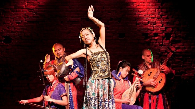 A Moving Sound. YunYa Hsieh stands at the center, Scott Praire sits to the right.