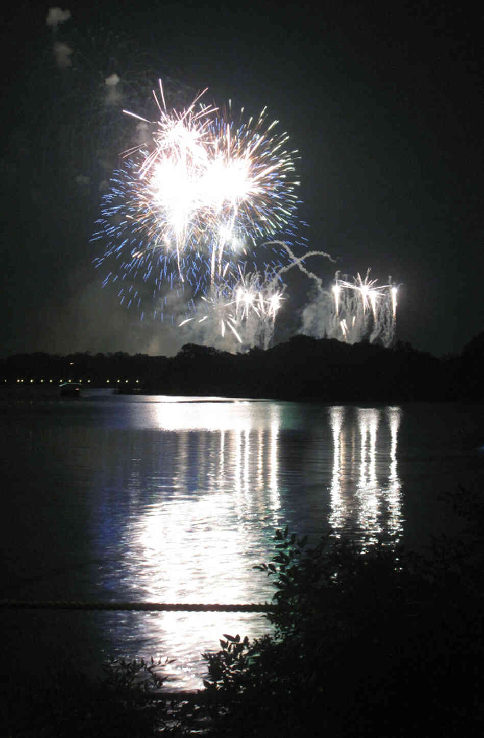 Call the resort a few days before your trip with any special requests — including a view of the Magic Kingdom and the nightly fireworks display. Call the resort a few days before your trip with any special requests — including a view of the Magic Kingdom and the nightly fireworks display.