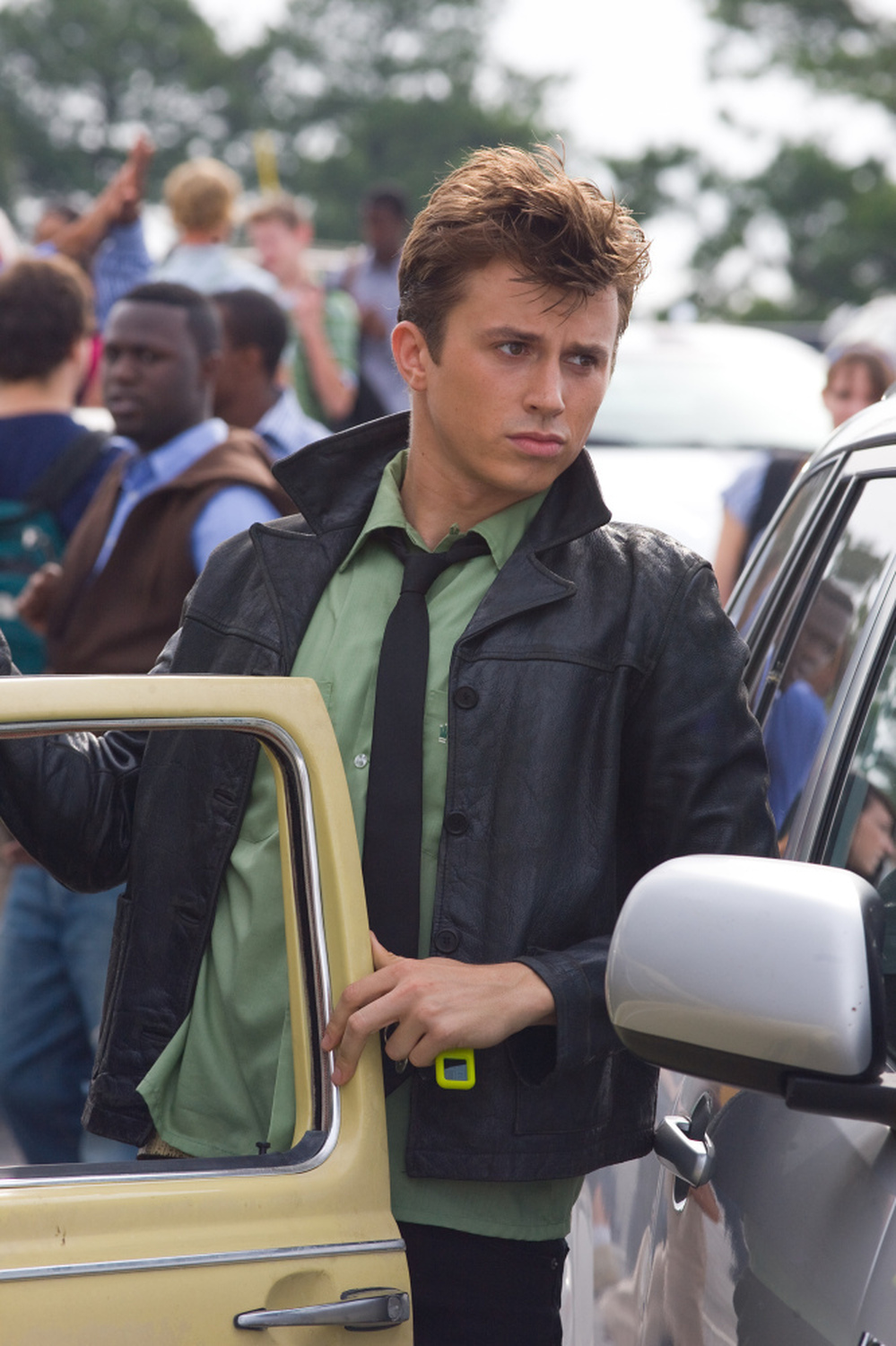Kenny Wormald still wears a tie, as Ren must. As Bacon did. As every Ren will, into the future.