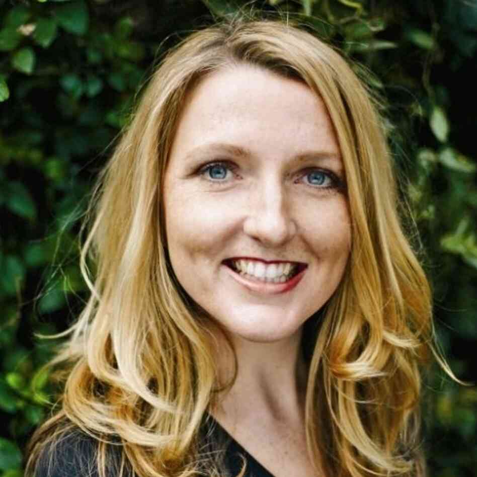 Julia Stuart is an award-winning journalist and the author of The Tower, The Zoo and The Tortoise. She lives in London. Julia Stuart is an award-winning journalist and the author of The Tower, The Zoo and The Tortoise. She lives in London.