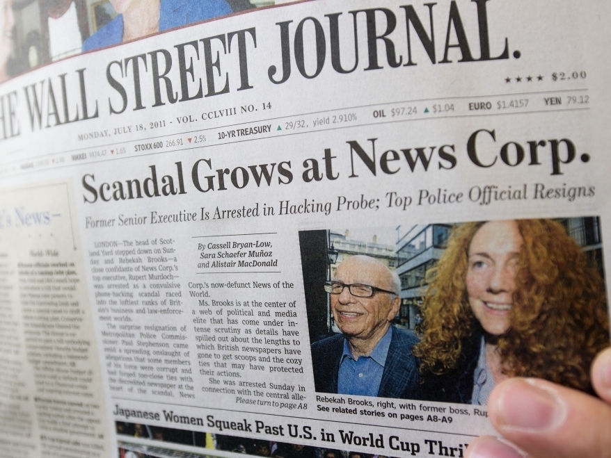 The Journal, the flagship of Murdoch's US print operations, also warned that pressure to investigate News Corp. under US laws against bribing foreign officials could backfire on the entire media. 