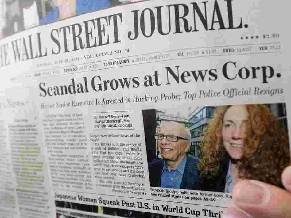 The Journal, the flagship of Murdoch's US print operations, also warned that pressure to investigate News Corp. under US laws against bribing foreign officials could backfire on the entire media. 
