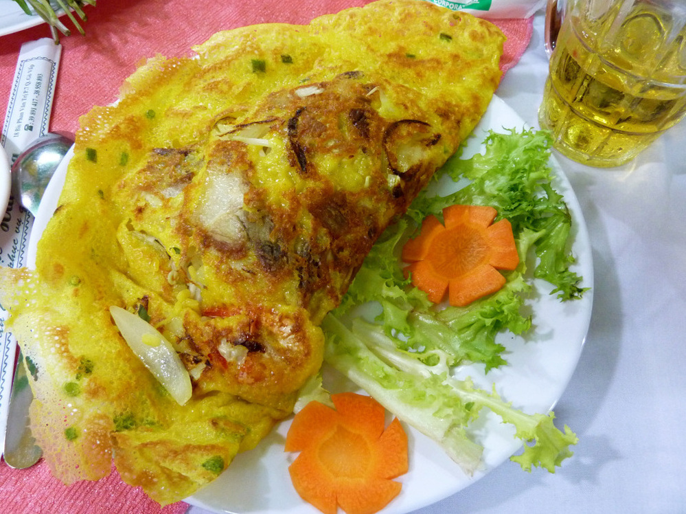 Banh Xeo (Sizzling Crepes)