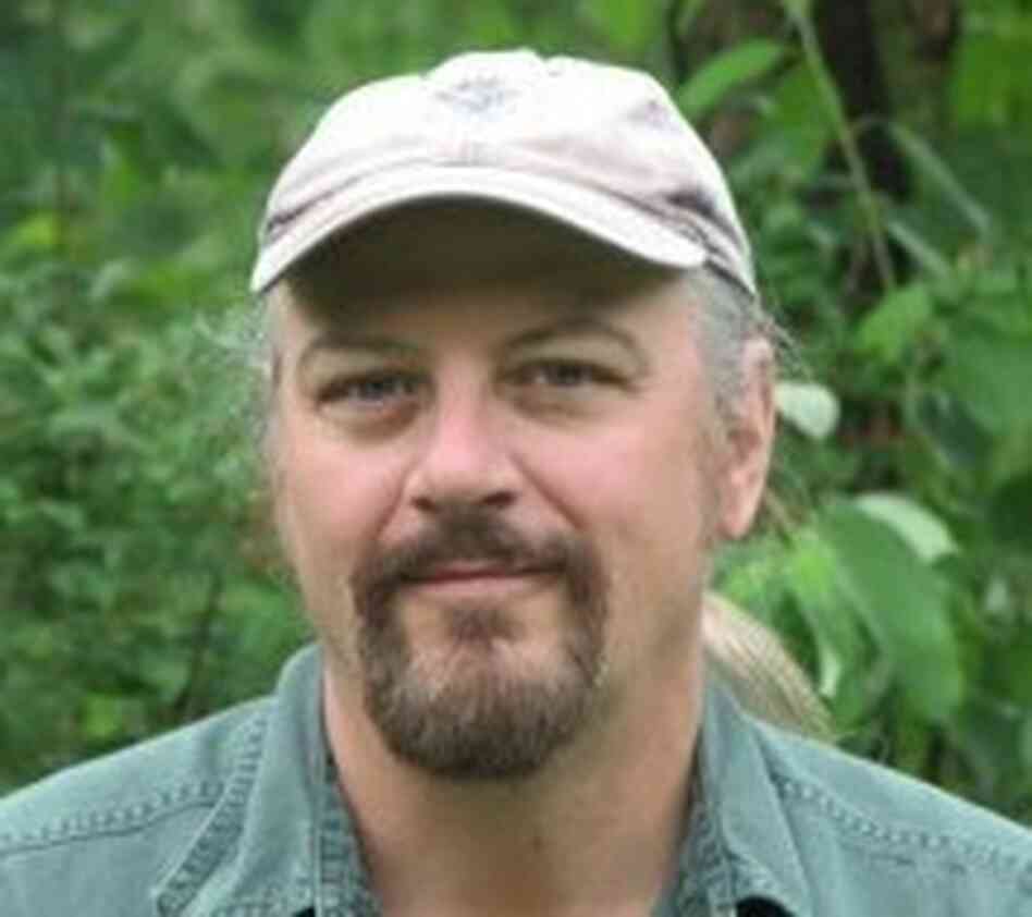 Glenn Stout is the author of the Good Sports juvenile series. Glenn Stout is the author of the Good Sports juvenile series.