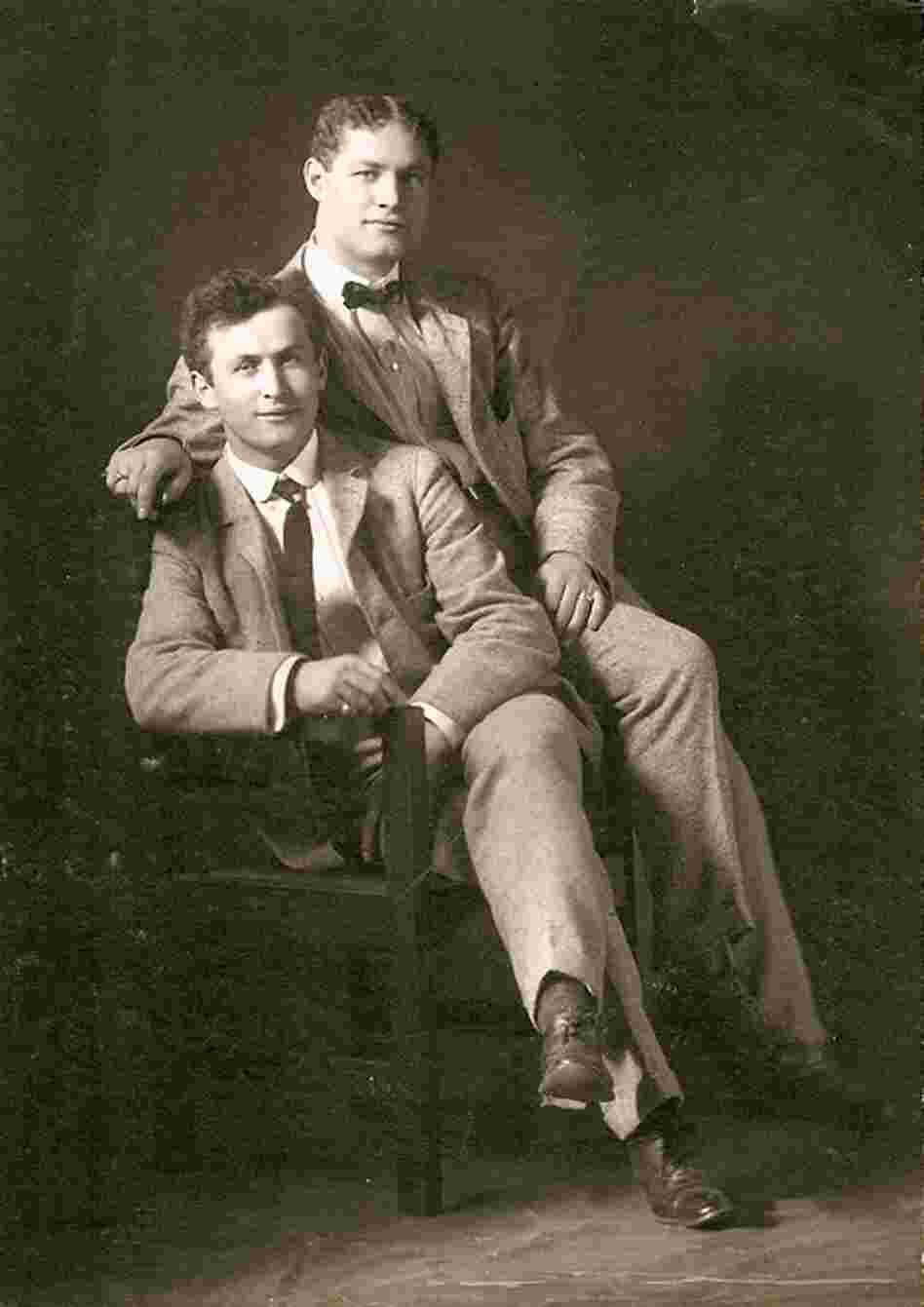 Theodore Hardeen (right) poses with brother Harry Houdini around 1901. Although Hardeen was the less famous brother, he was also an escape artist who continued to perform many of Houdini's routines after his brother's death. 