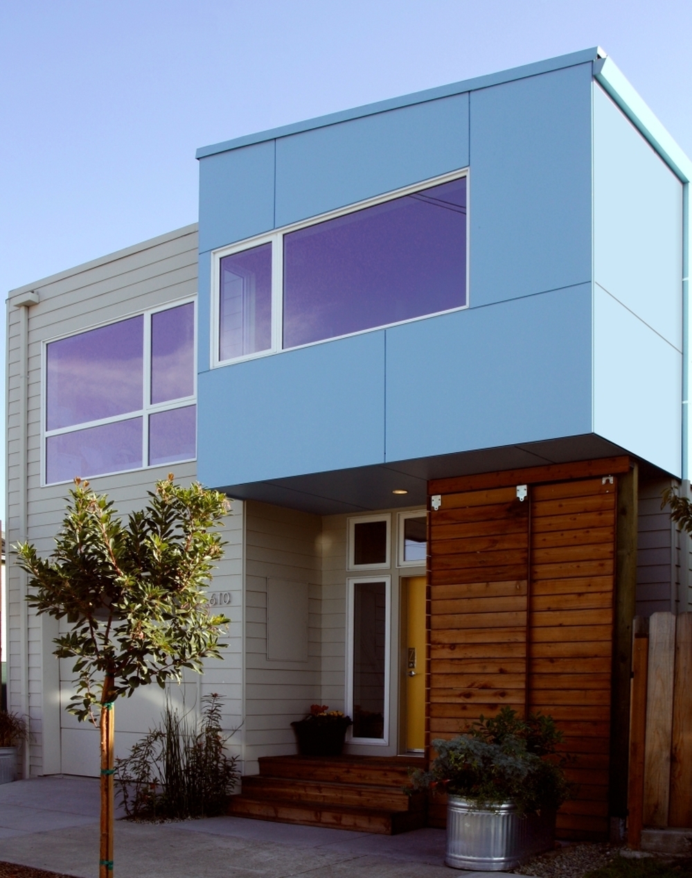 The world's population has just hit 7 billion people and continues to grow. Population experts are concerned about the rise in consumption that will accompany the increase in people. One California home builder, ZETA Communities, designs and builds small, highly energy-efficient homes.